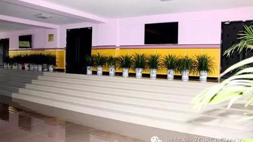 ZOBO草莓污视频下载MONTARBO入驻北京二中分校报告厅