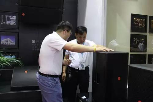 剧场草莓视频黄色APP灯光