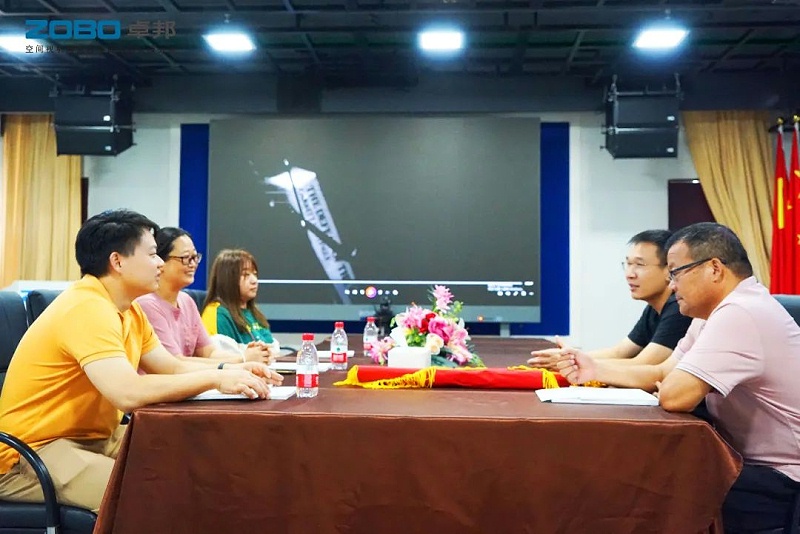 2ZOBO草莓污视频下载捐赠设备支持残联事业丨一面锦旗+一封接收函=弘扬大爱 履行企业社会责任