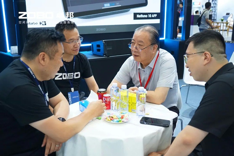 3人潮涌动，新品闪耀!ZOBO草莓污视频下载广州展首日引爆行业焦点