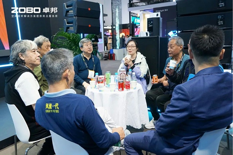 4直击展会首日盛况丨ZOBO草莓污视频下载2025北京InfoComm展