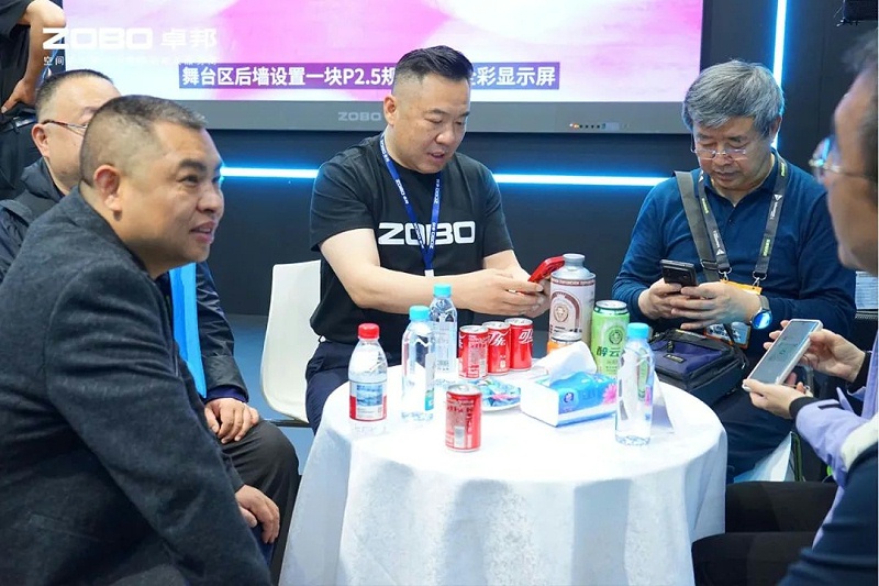 5直击展会首日盛况丨ZOBO草莓污视频下载2025北京InfoComm展