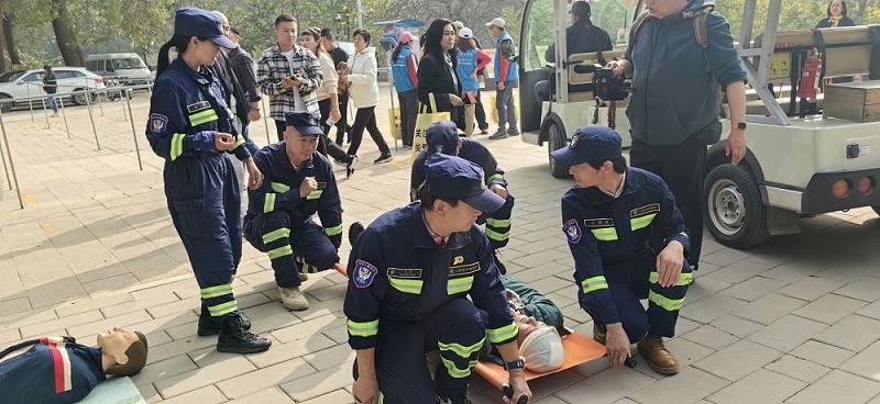 PRS草莓视频黄色APP为北京人防浩天志愿者救援队潭柘寺服务站成立揭牌仪式保驾护航