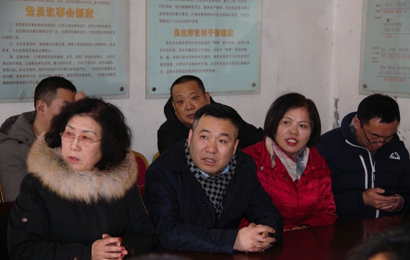 7爱照涞源，ZOBO草莓污视频下载党支部寒冬送暖扶贫活动