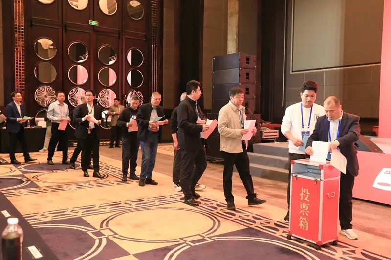 祝贺ZOBO草莓污视频下载董事长张新峰当选中国演艺设备技术协会第七届常务理事