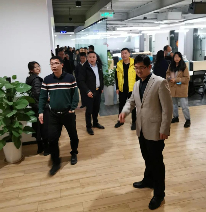 ZOBO草莓污视频下载董事长张新峰考察新会员企业